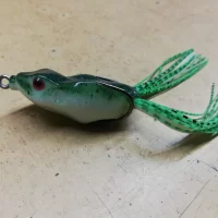 Esca in silicone rana real bait Tamura spinning fiume lago con ami, realistica - immagine 2